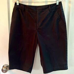 Excellent! Woman’s  size 8 Lauren  Ralph Lauren size 8 shorts
